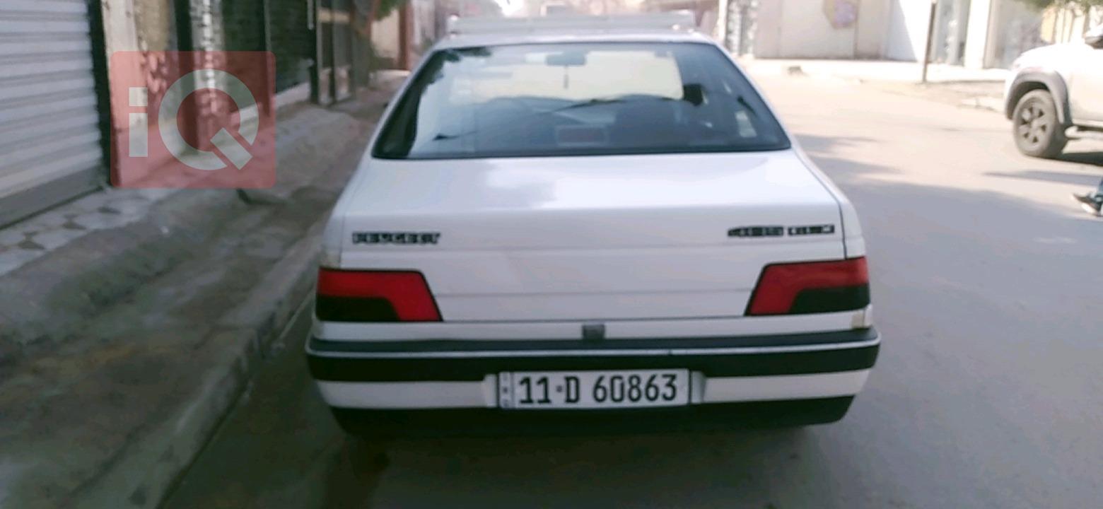 Peugeot 405